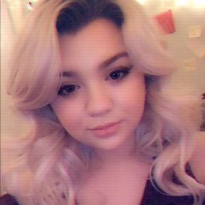 Meet your Posher, Effy